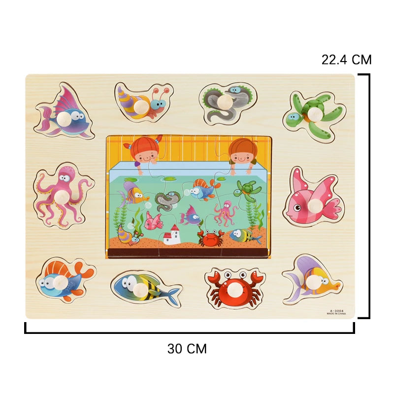 Wooden Montessori puzzle with colorful sea creatures and an aquarium scene.