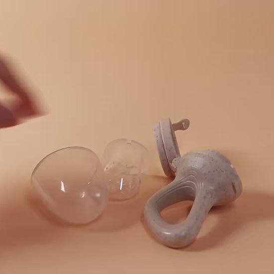 מוצץ הזנה ופירות לתינוק עם רשת סיליקון רכה